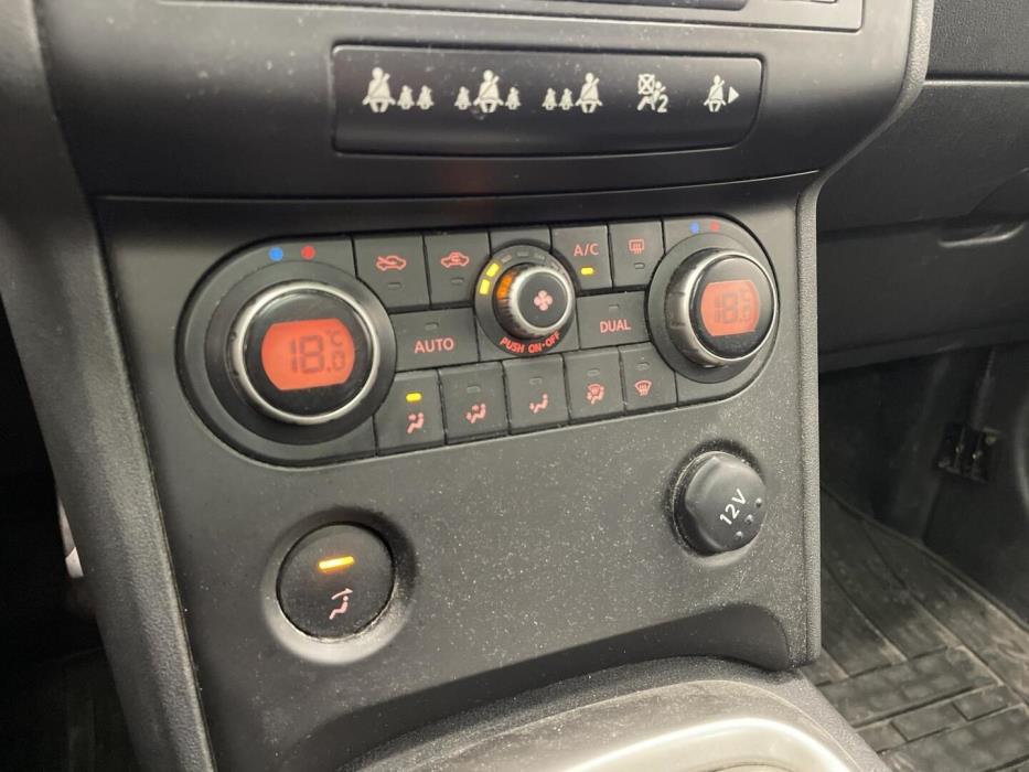 NISSAN Qashqai+2 2010