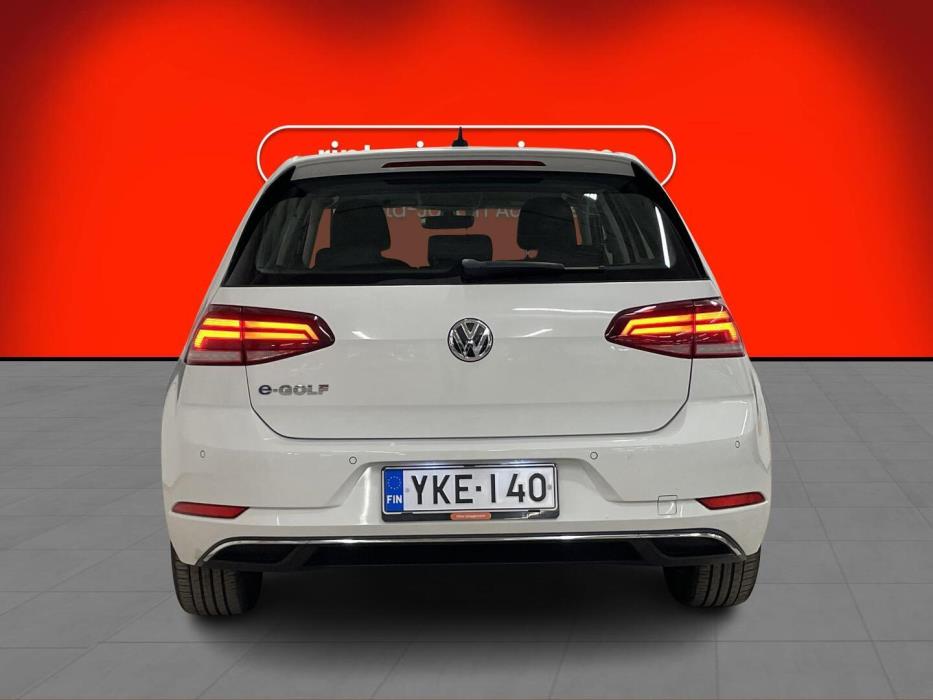 VOLKSWAGEN Golf 2018