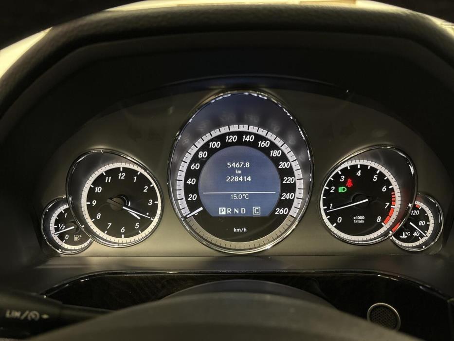 MERCEDES-BENZ E 2010