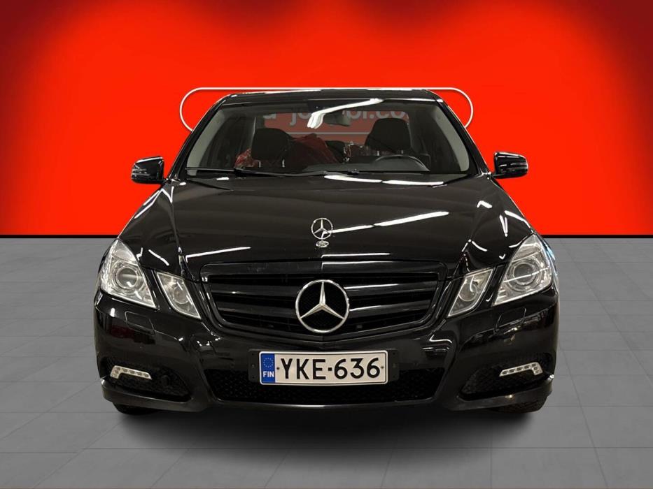 MERCEDES-BENZ E 2010