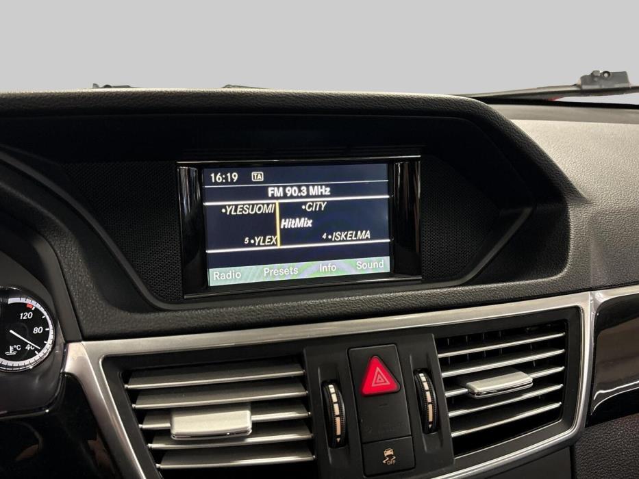 MERCEDES-BENZ E 2010