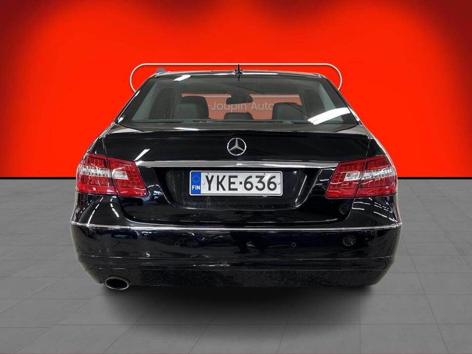 MERCEDES-BENZ E 2010