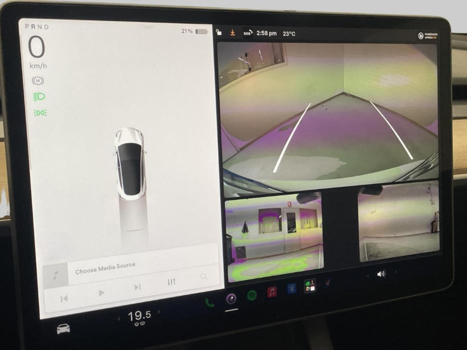 TESLA Model 3 2022