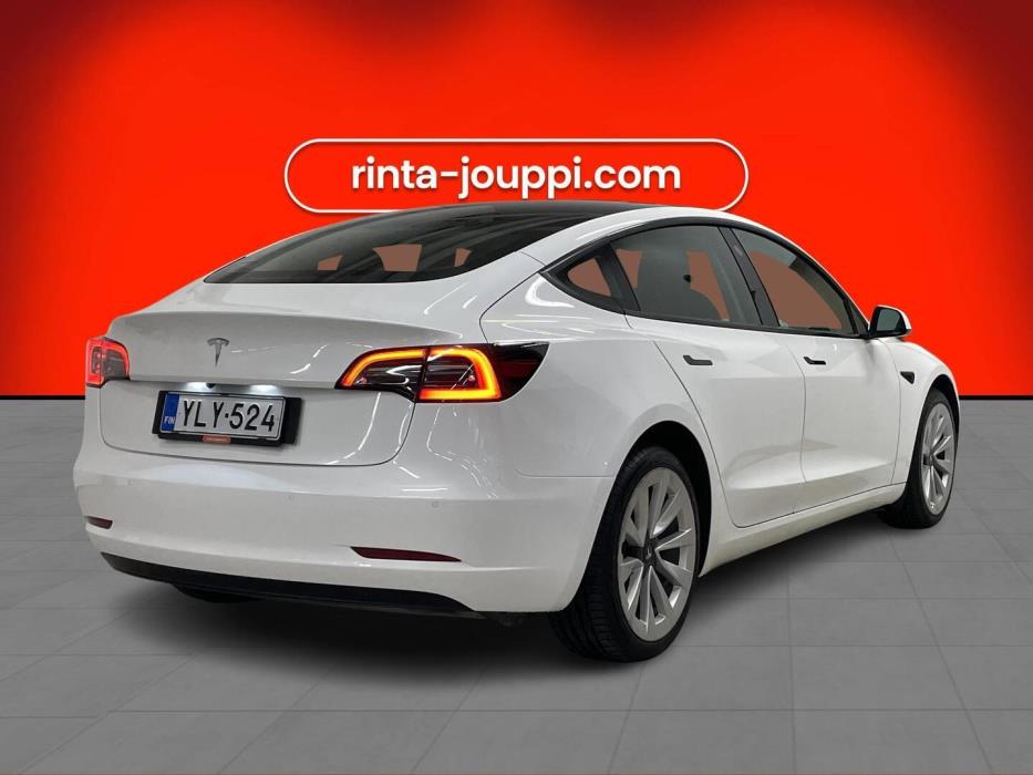 TESLA Model 3 2022