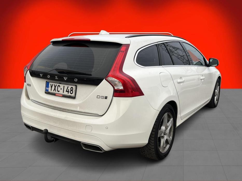 VOLVO V60 2016