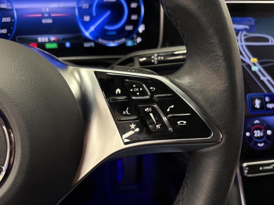 MERCEDES-BENZ EQE 2025