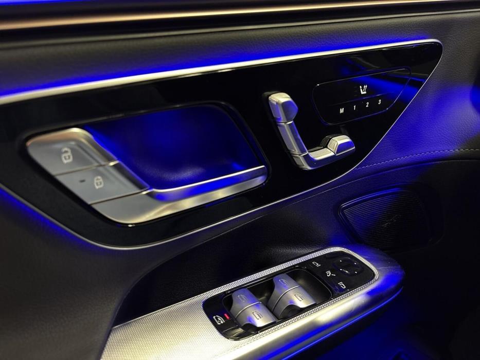 MERCEDES-BENZ EQE 2025