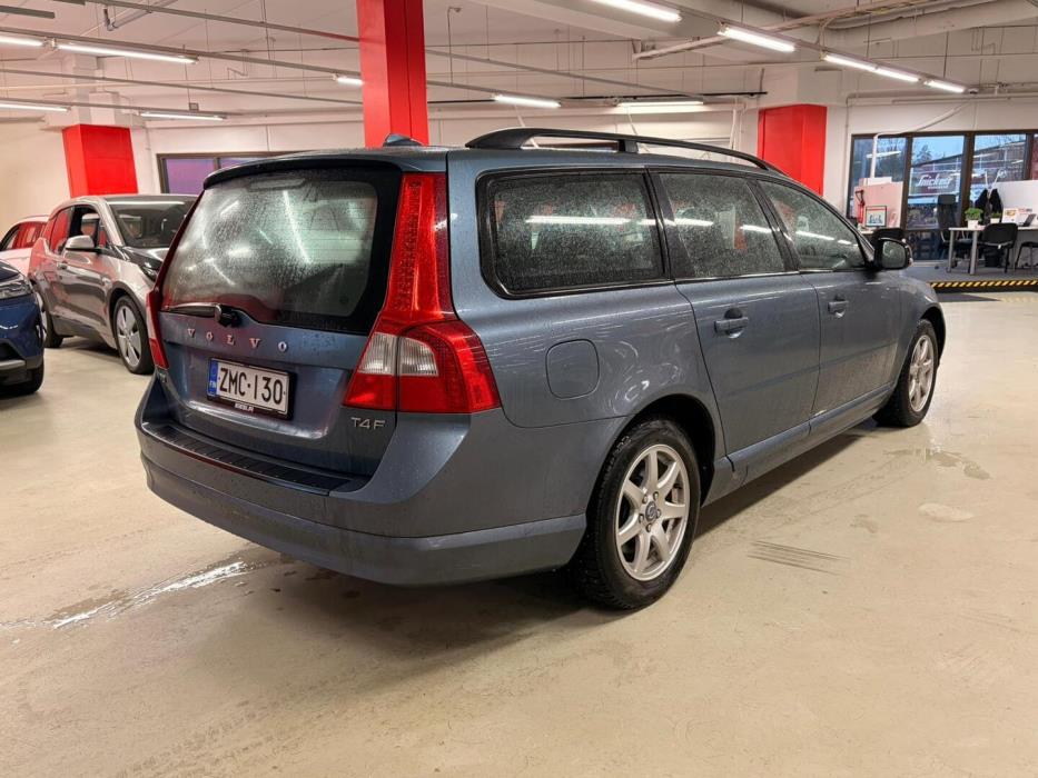 VOLVO V70 2012