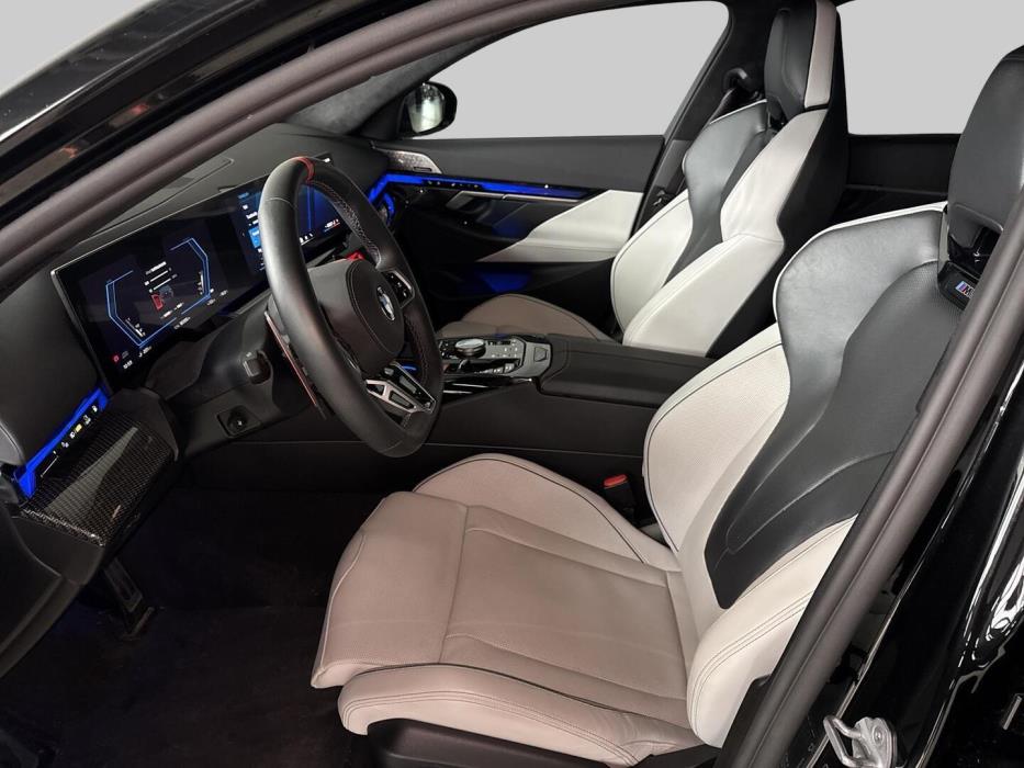 BMW M5 2025