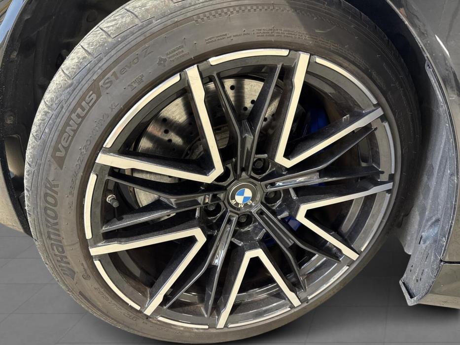 BMW M5 2025