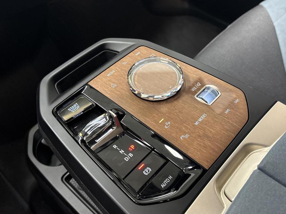 BMW IX 2022