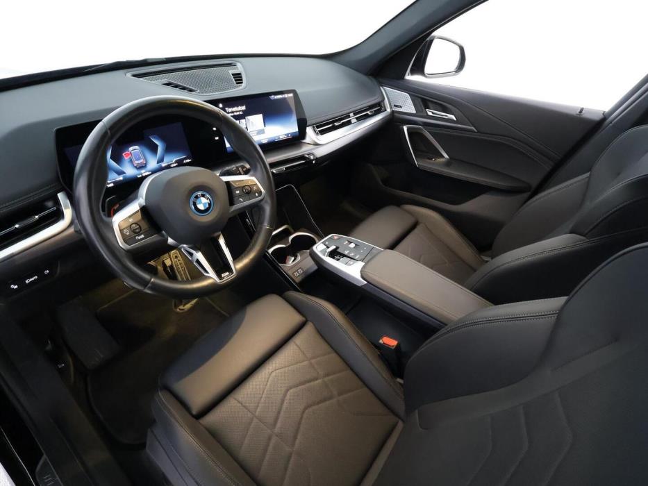 BMW IX1 2023