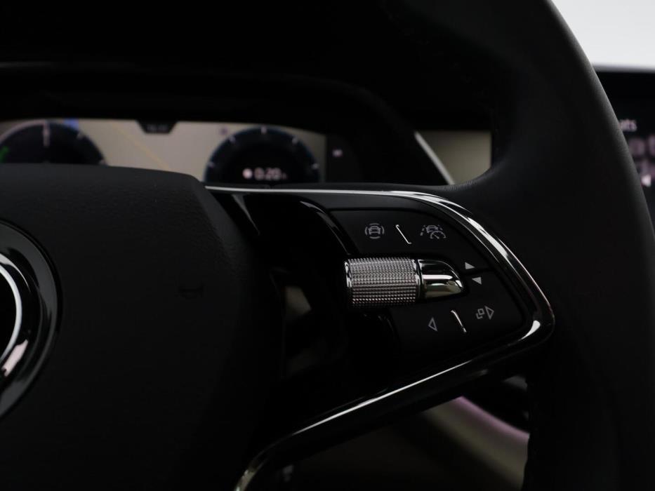 SKODA OCTAVIA 2023