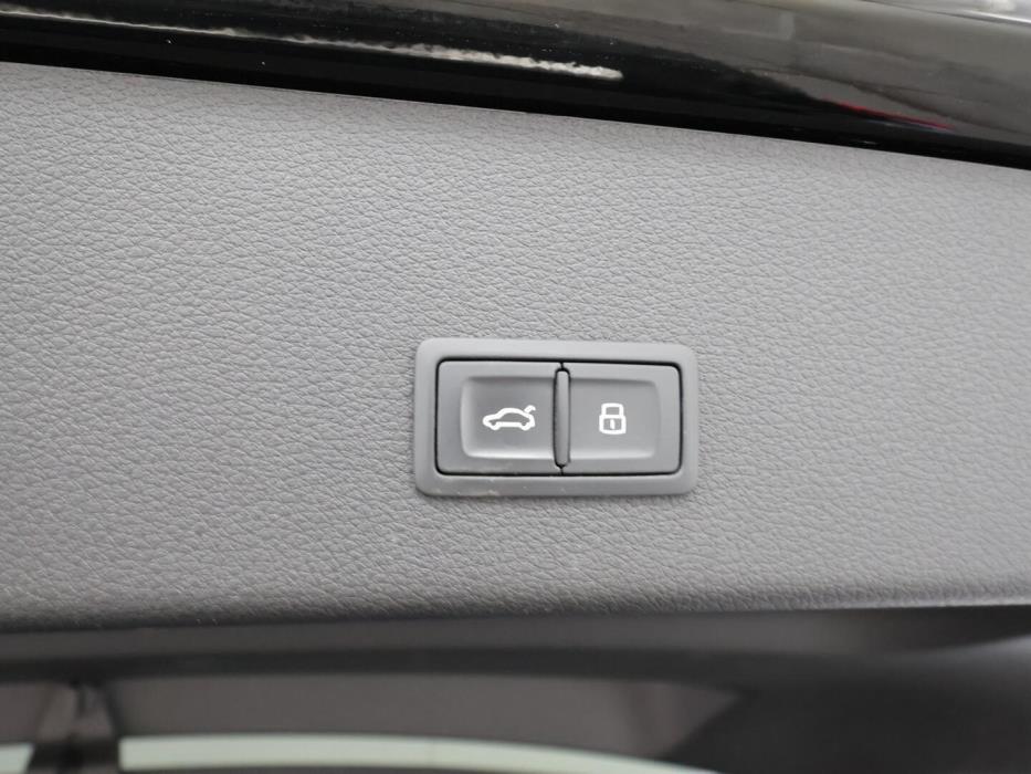 AUDI E-TRON 2022