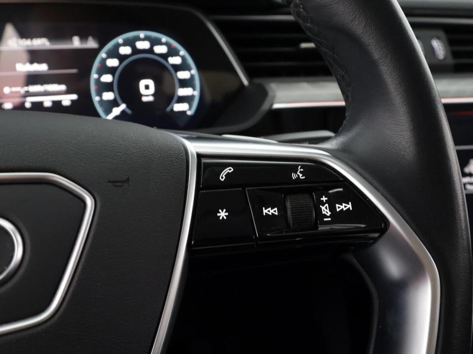 AUDI E-TRON 2022