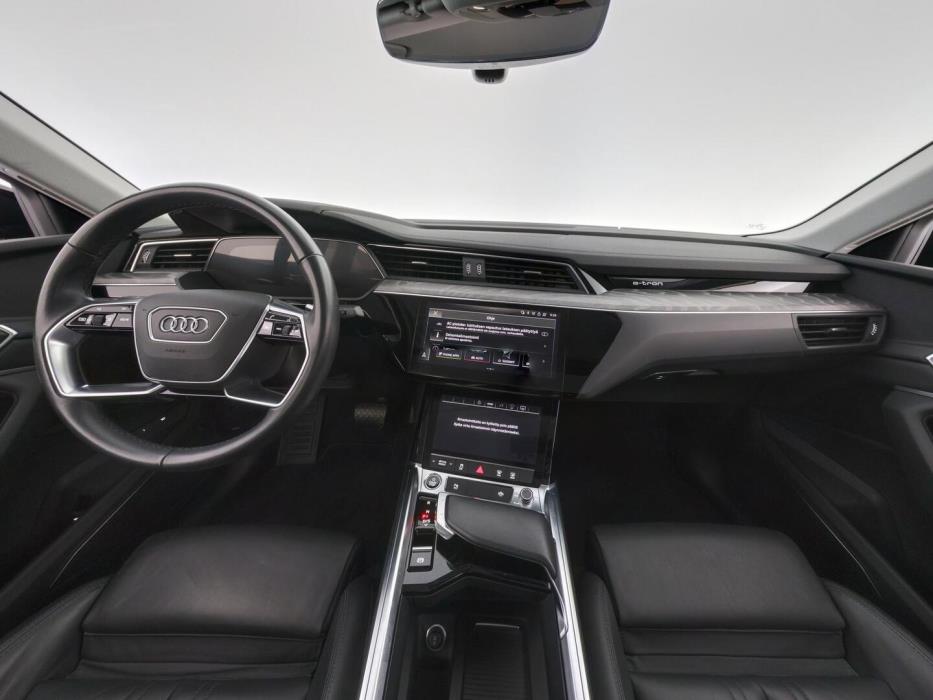 AUDI E-TRON 2022