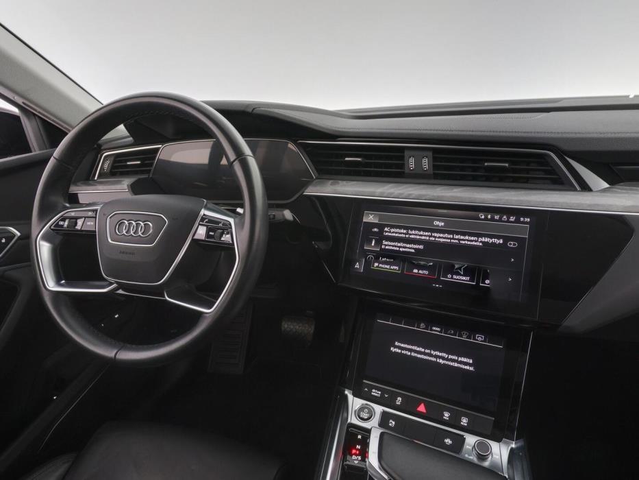 AUDI E-TRON 2022