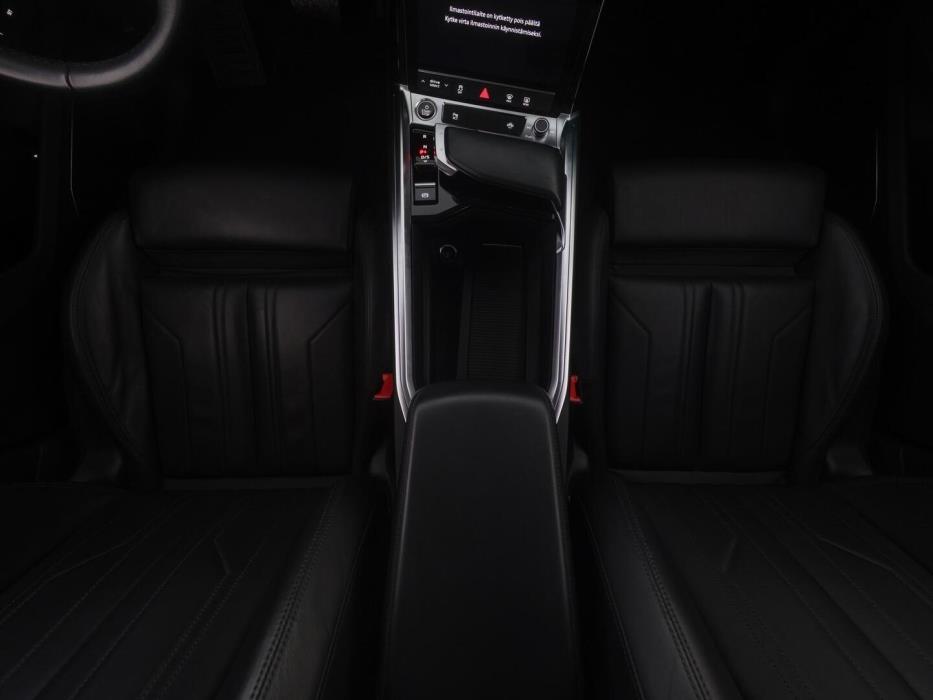 AUDI E-TRON 2022