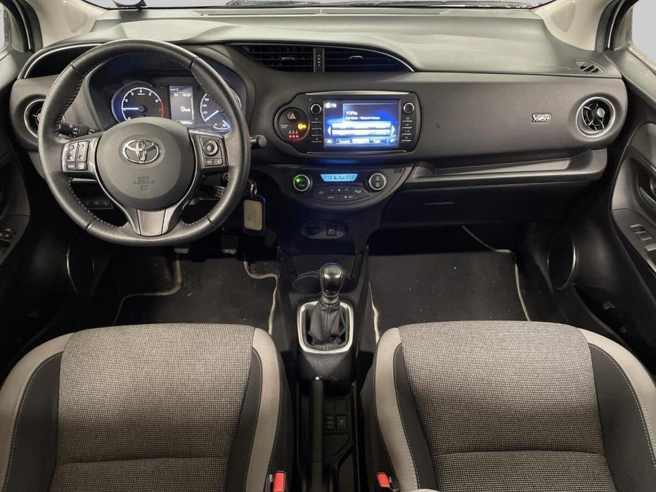 TOYOTA Yaris 2019