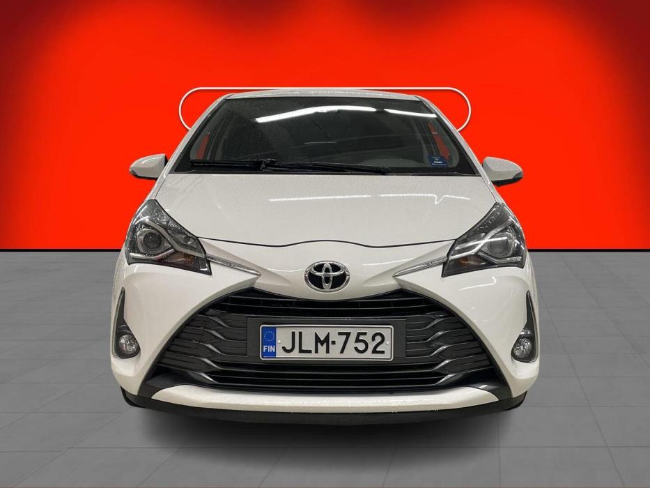 TOYOTA Yaris 2019