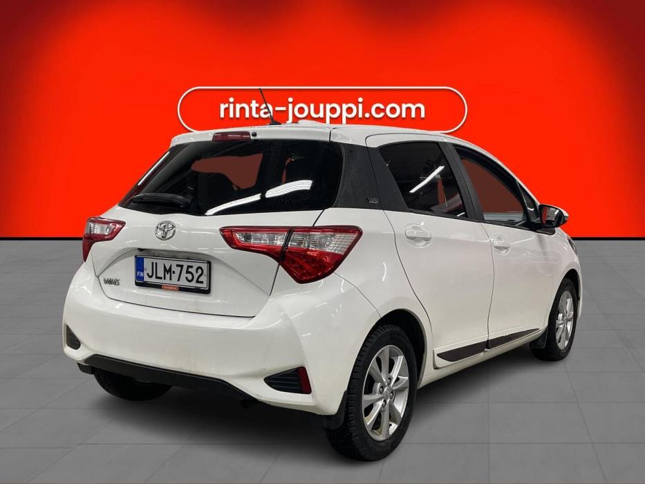 TOYOTA Yaris 2019