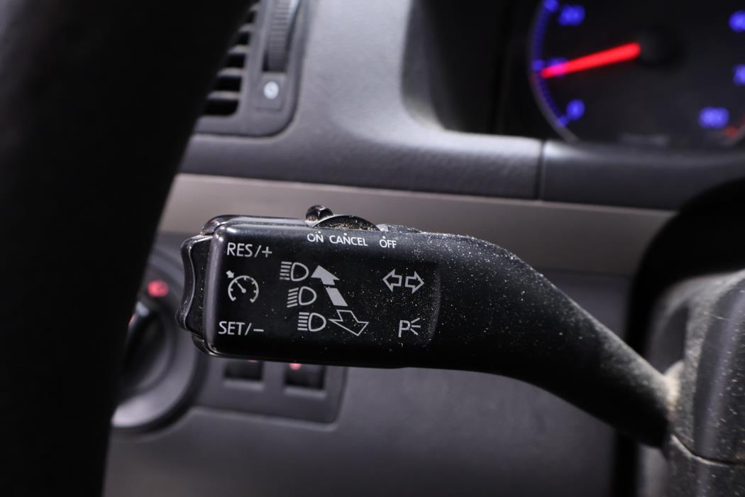 VOLKSWAGEN Touran 2008