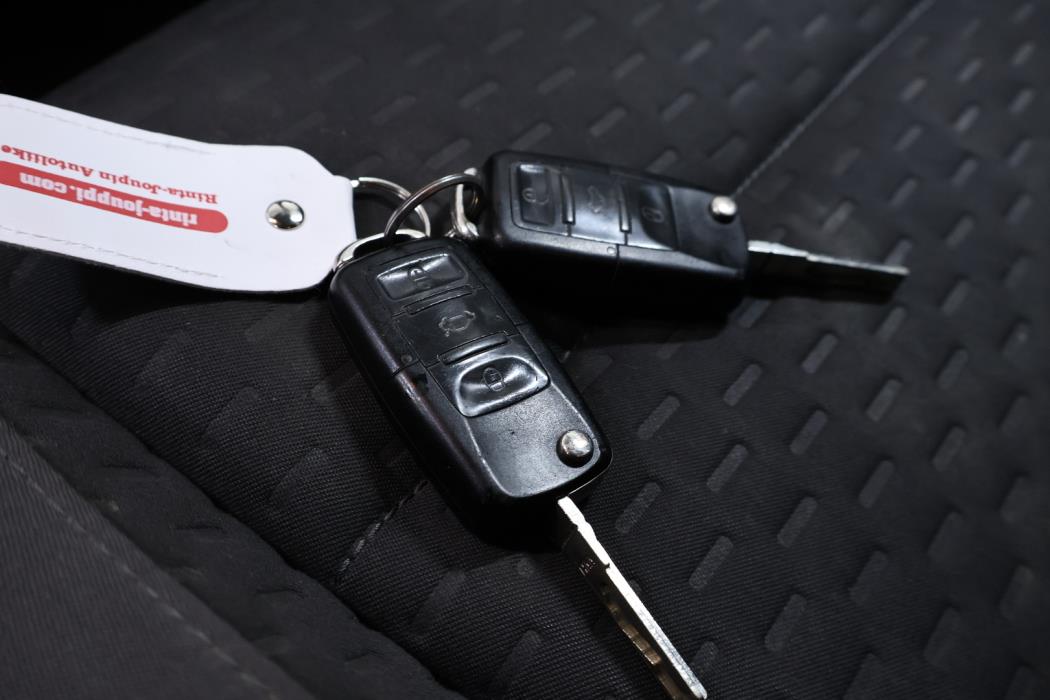 VOLKSWAGEN Touran 2008