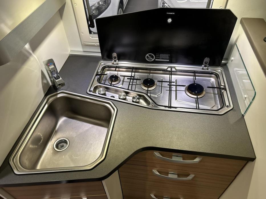 ADRIA MATRIX M 670SL 2019