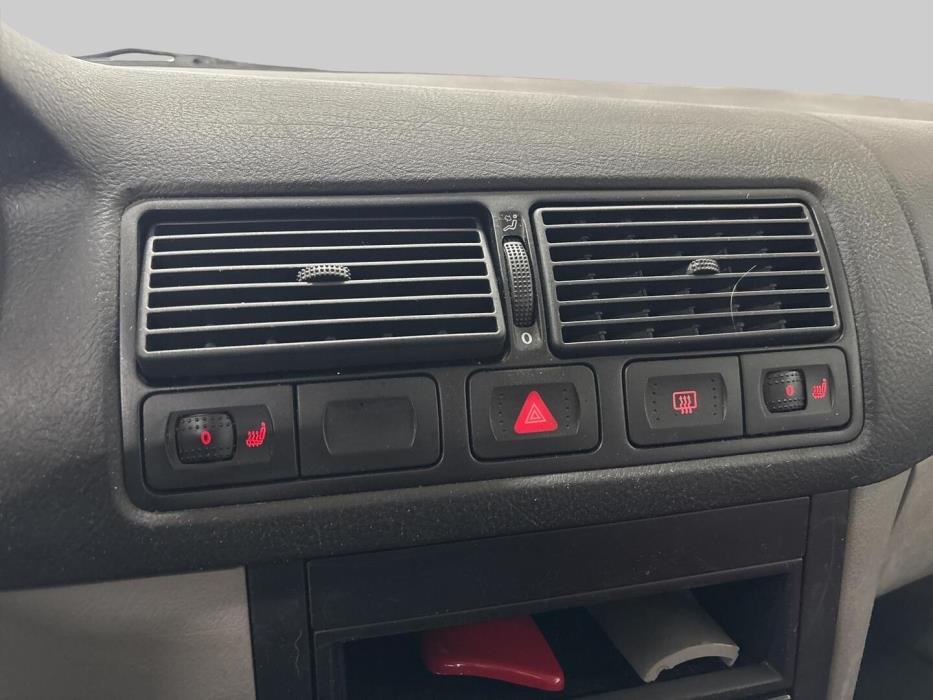 VOLKSWAGEN Golf 2001