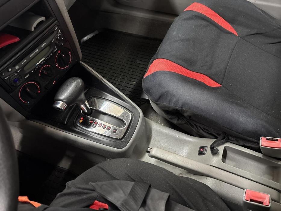 VOLKSWAGEN Golf 2001