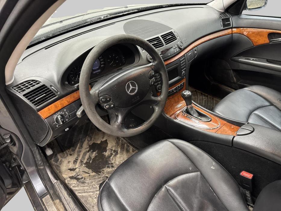 MERCEDES-BENZ E 2008