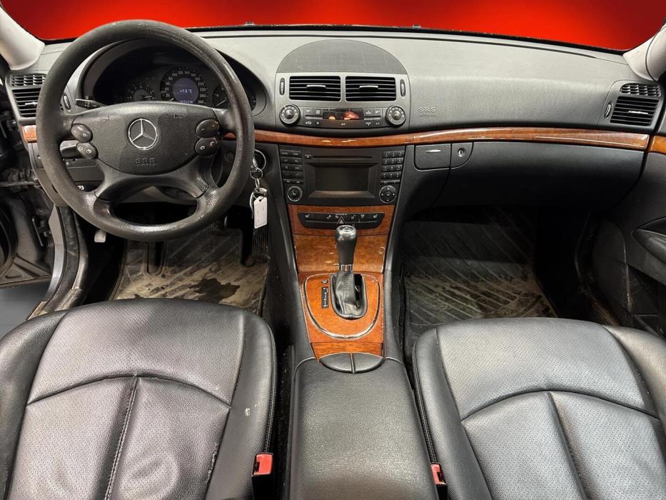 MERCEDES-BENZ E 2008