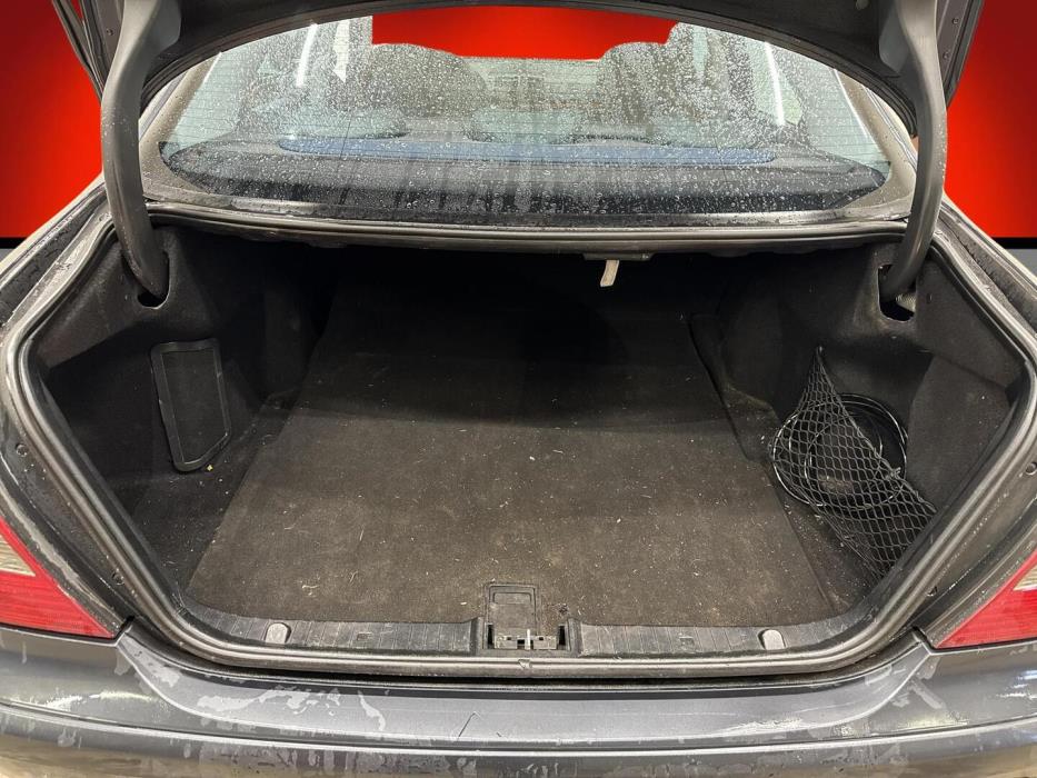 MERCEDES-BENZ E 2008