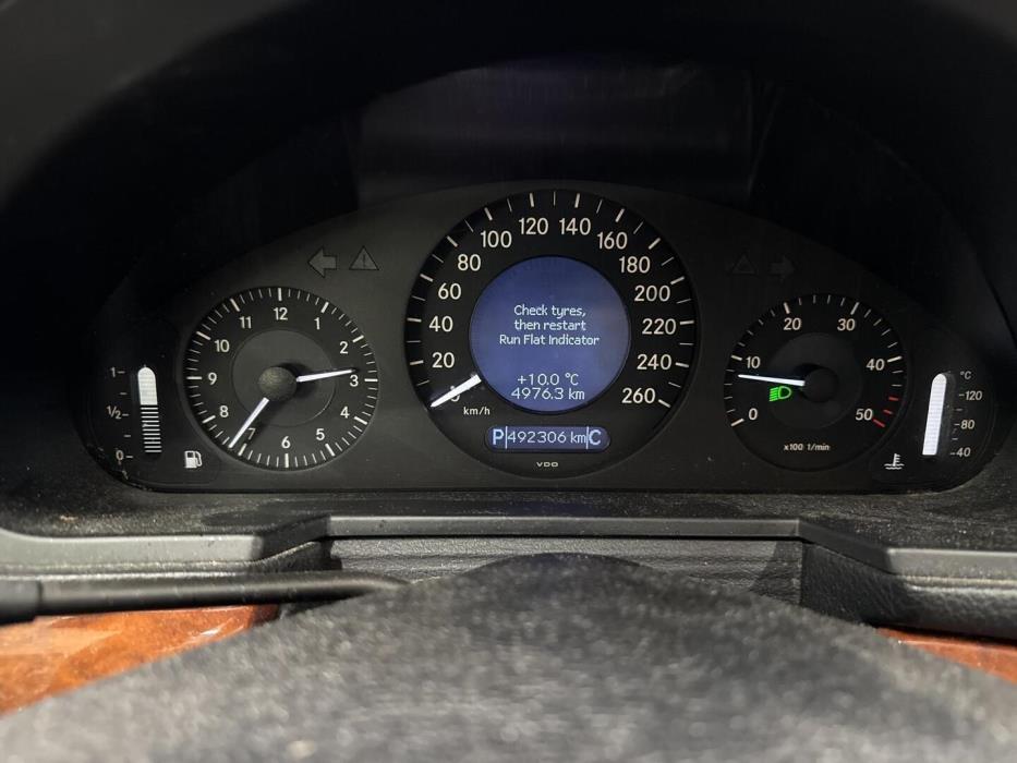 MERCEDES-BENZ E 2008