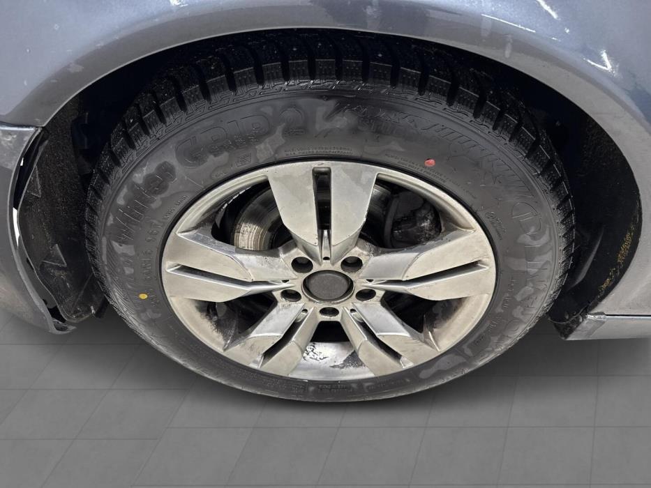 MERCEDES-BENZ E 2008