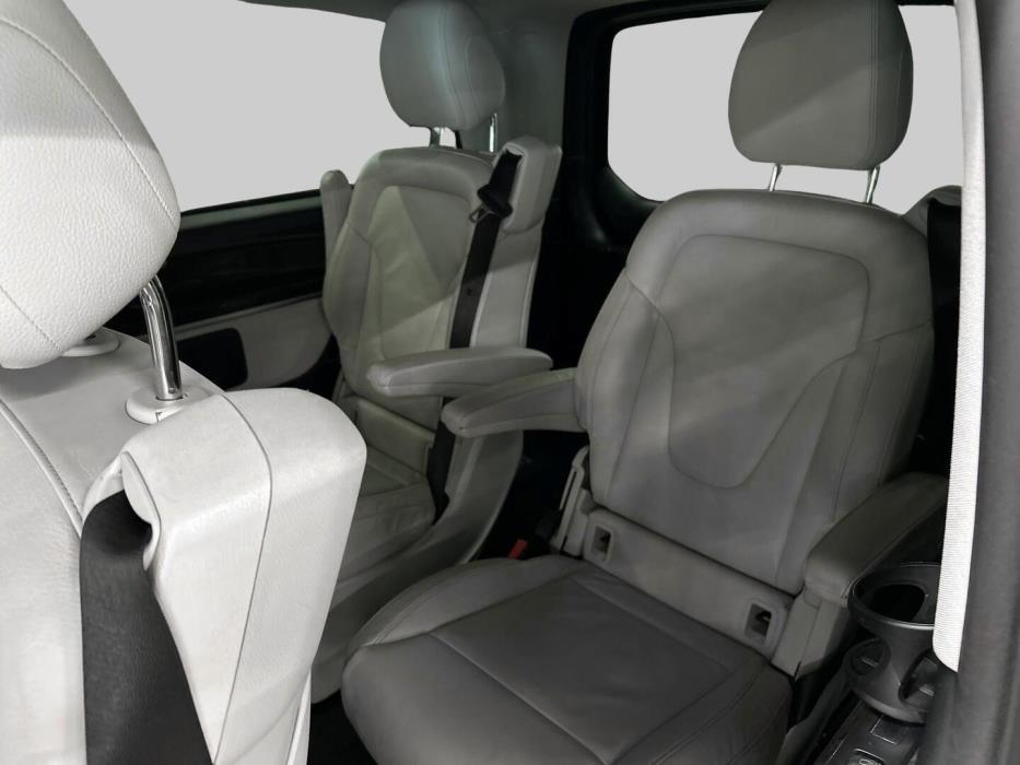 MERCEDES-BENZ V 2019