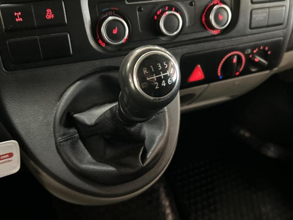 VOLKSWAGEN Transporter 2010