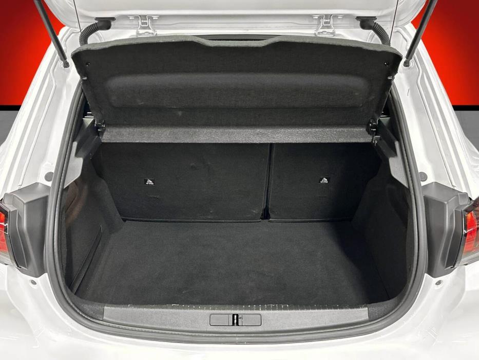 PEUGEOT 208 2020