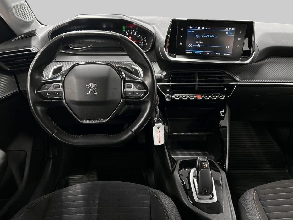 PEUGEOT 208 2020