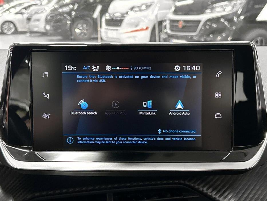 PEUGEOT 208 2020