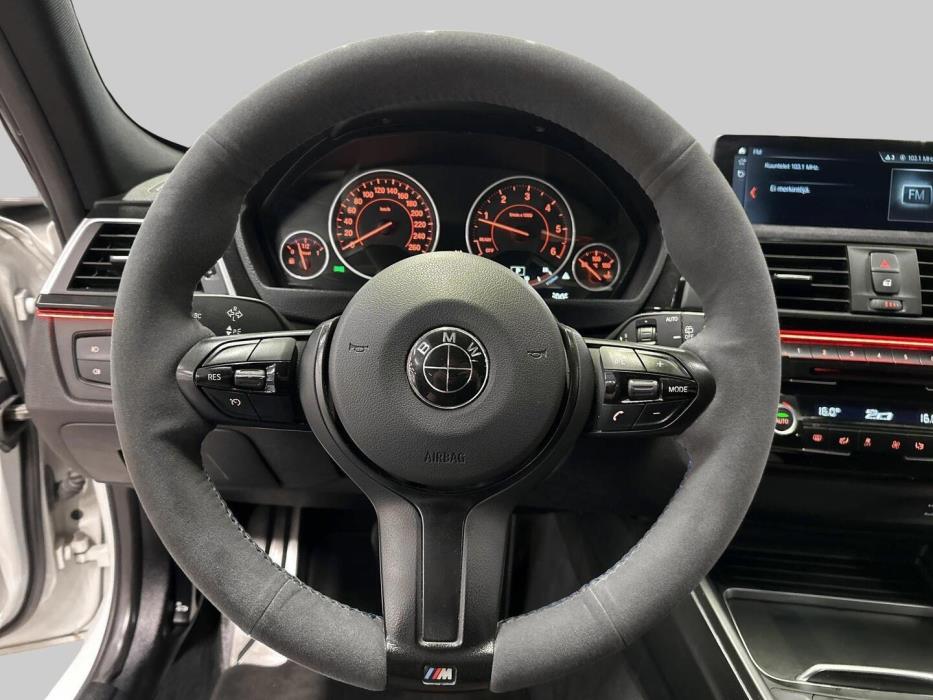 BMW 325 2017
