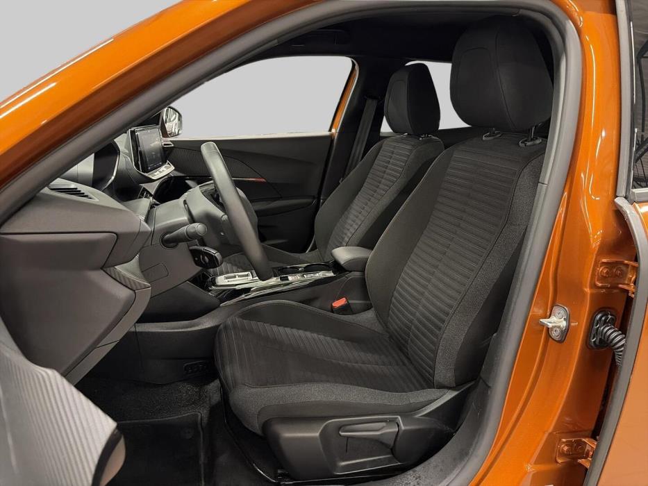 PEUGEOT e-2008 2023