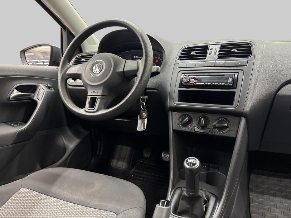 VOLKSWAGEN Polo 2010