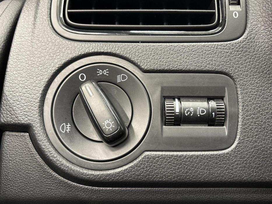 VOLKSWAGEN Polo 2010