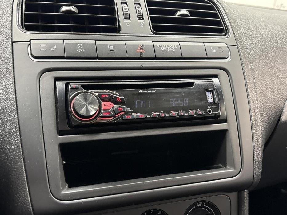 VOLKSWAGEN Polo 2010