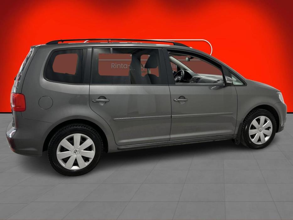 VOLKSWAGEN Touran 2011