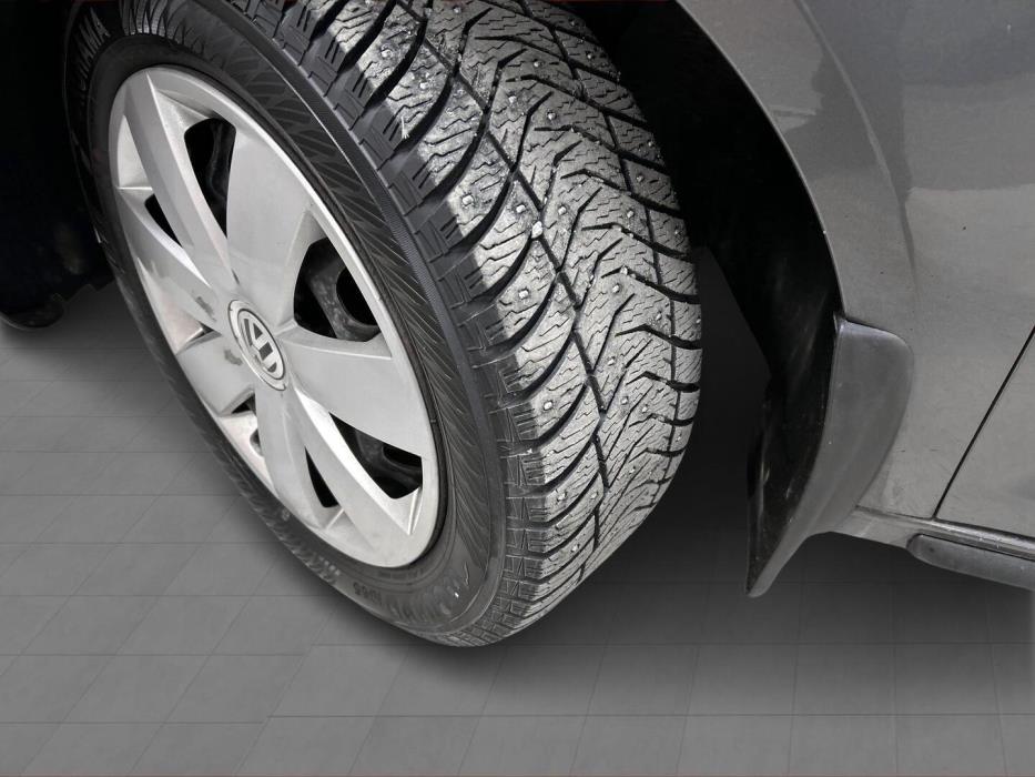 VOLKSWAGEN Touran 2011