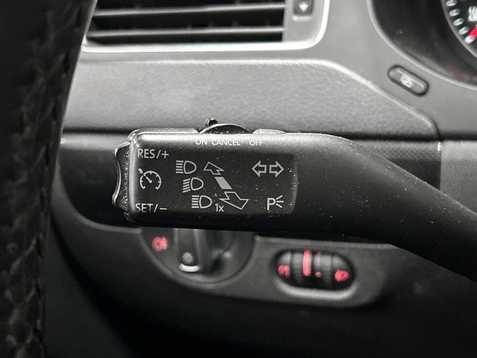 VOLKSWAGEN Jetta 2011