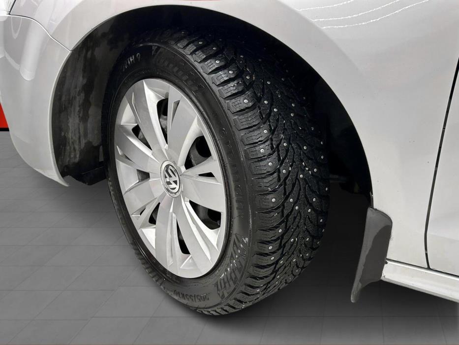 VOLKSWAGEN Jetta 2011