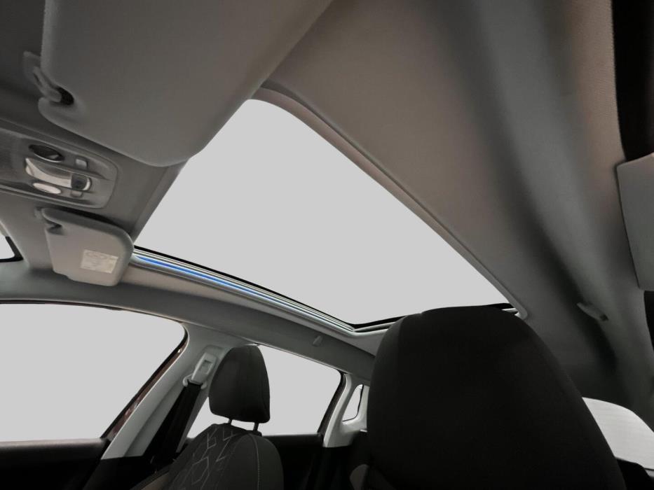 PEUGEOT 2008 2014